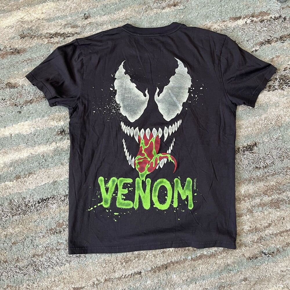 Hollister Marvel Mens Sz Medium faded black Venom T-Shirt Graphic Tee Crew Neck